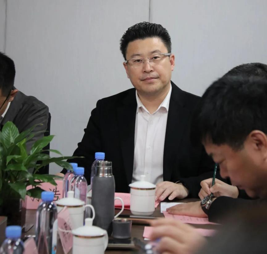 山东省政府驻北京办事处主任苑衍刚一行莅临北京山东企业商会调研座谈