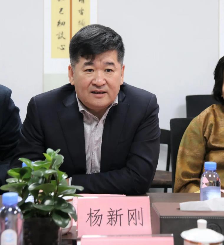 山东省政府驻北京办事处主任苑衍刚一行莅临北京山东企业商会调研座谈